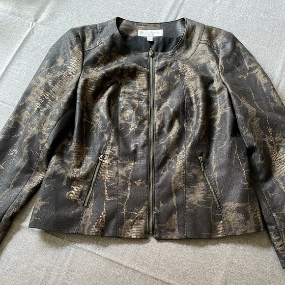 Bomber jacket. Brown and black. Rayon and polyester blend. Fitted. - Picture 3 of 10
